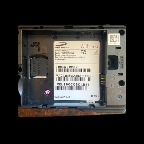 Lots of 2 Verizon Jet Packs 4G LTE MiFi Mobile Hot Spot, Model 6620L - Picture 3 of 4